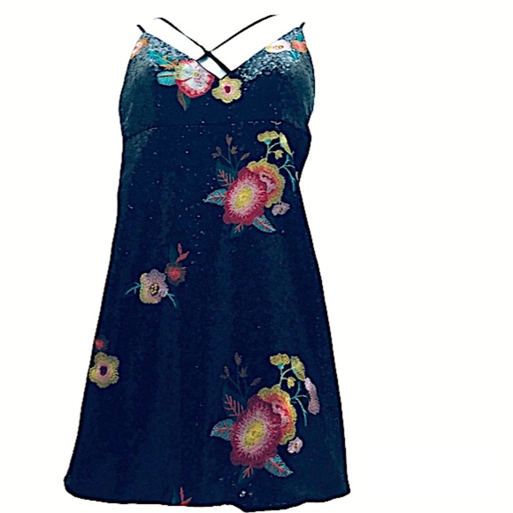 Black Sequin Floral Dress - Picture 2 of 8